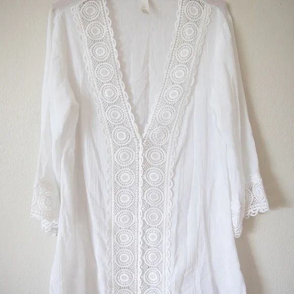 La Blanca Crochet-Trim Tunic Cover-Up - Picture 3 of 7